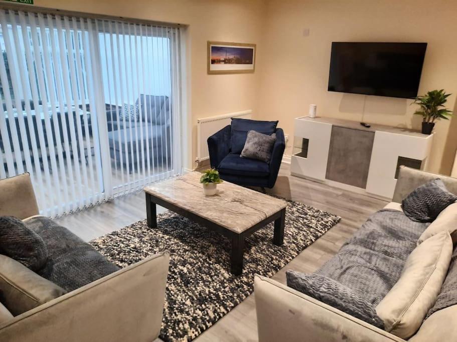 Luxury 5-Bed House Near Nec & Bhx Apartment โซลิฮัล ภายนอก รูปภาพ