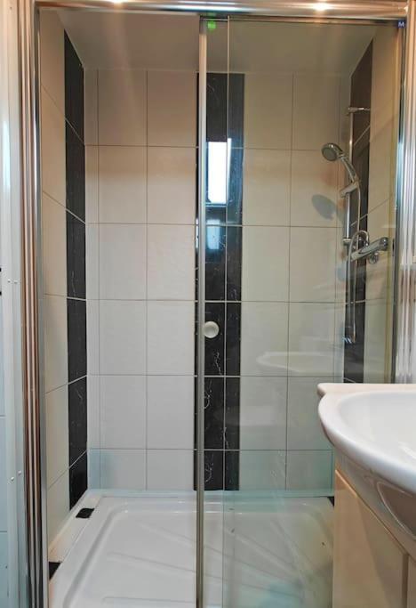 Luxury 5-Bed House Near Nec & Bhx Apartment โซลิฮัล ภายนอก รูปภาพ