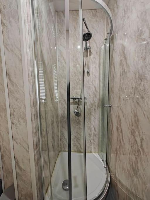 Luxury 5-Bed House Near Nec & Bhx Apartment โซลิฮัล ภายนอก รูปภาพ